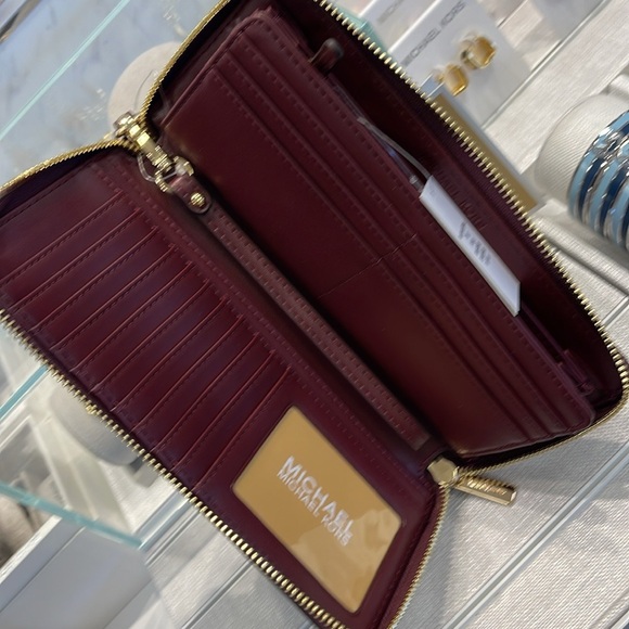 MICHAEL KORS
Leather Lg Continental Wristlet Case Wallet Exotic Print Hair Culf - Picture 11 of 16